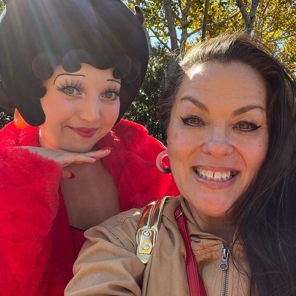 Meet your Posher, Lana - Picture 9 of 9